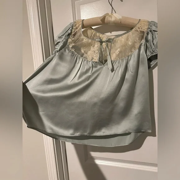 Doen Camri Top in Dusty Blue - Picture 3 of 8